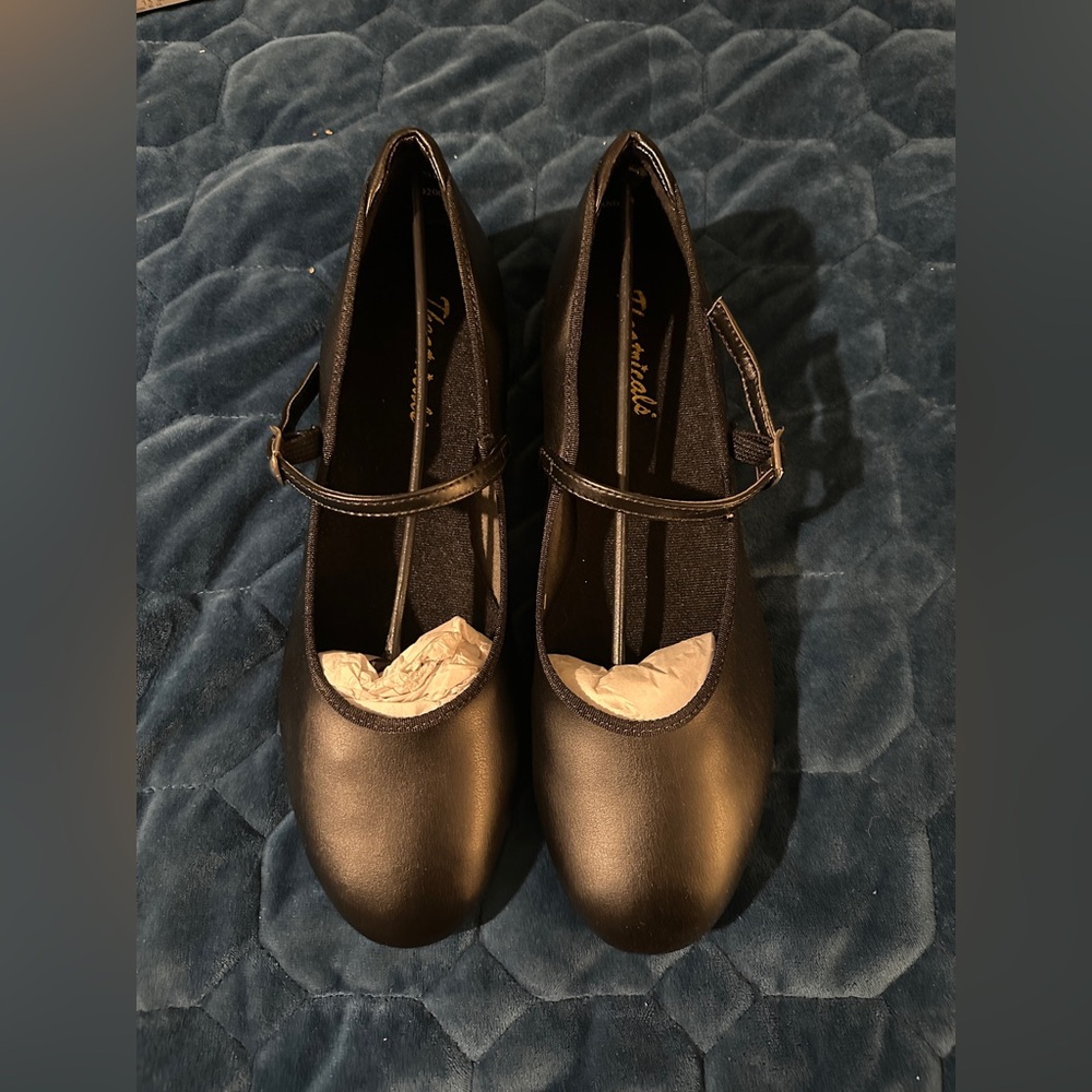 NWT NWB THEATRICALS WOMEN’S BLACK TAP SHOES